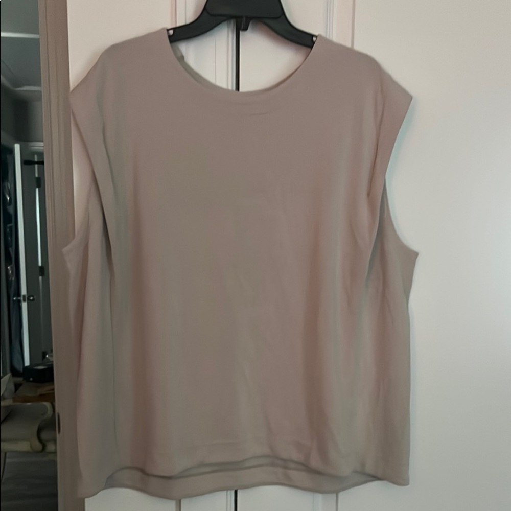 Athleta  brand new Cream Short Sleeve Tee